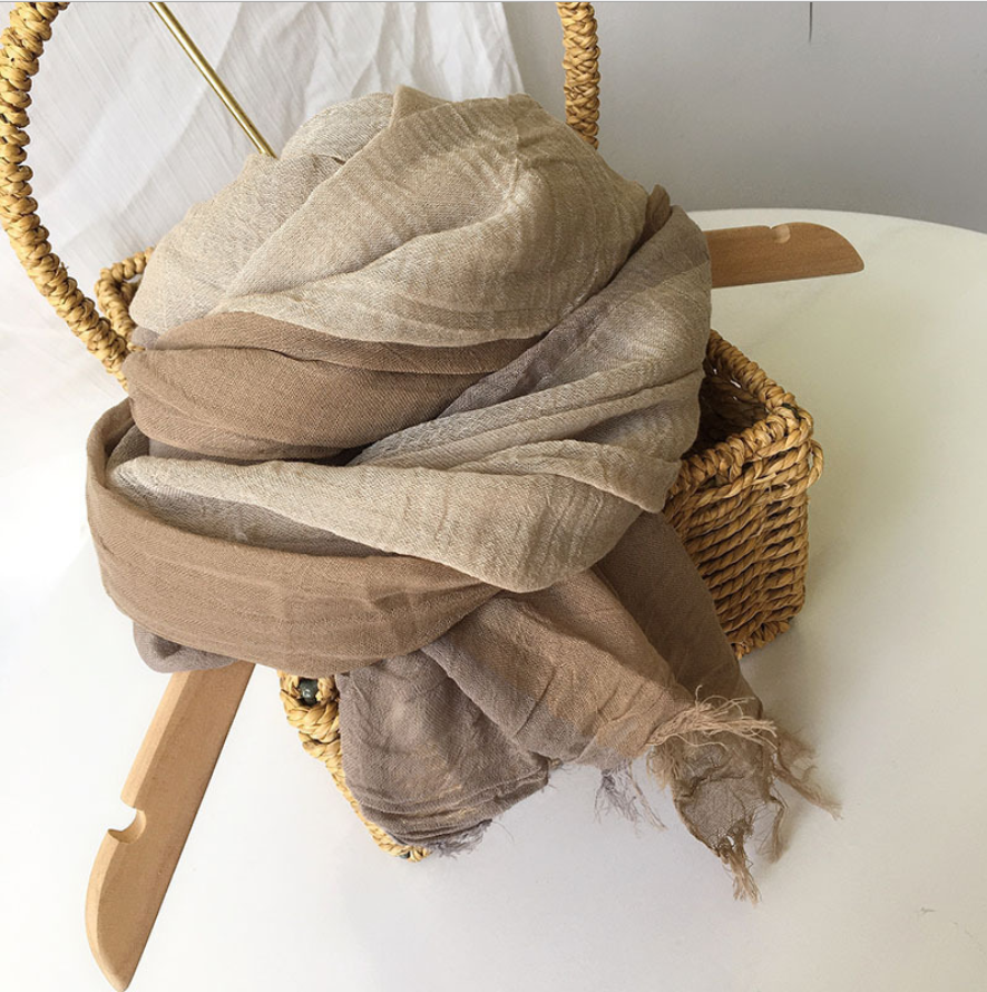 Benutzerdefinierte Casual Style Vintage Farbe 100% Baumwolle Weicher Glatter Schal Große Größe in loser Schüttung