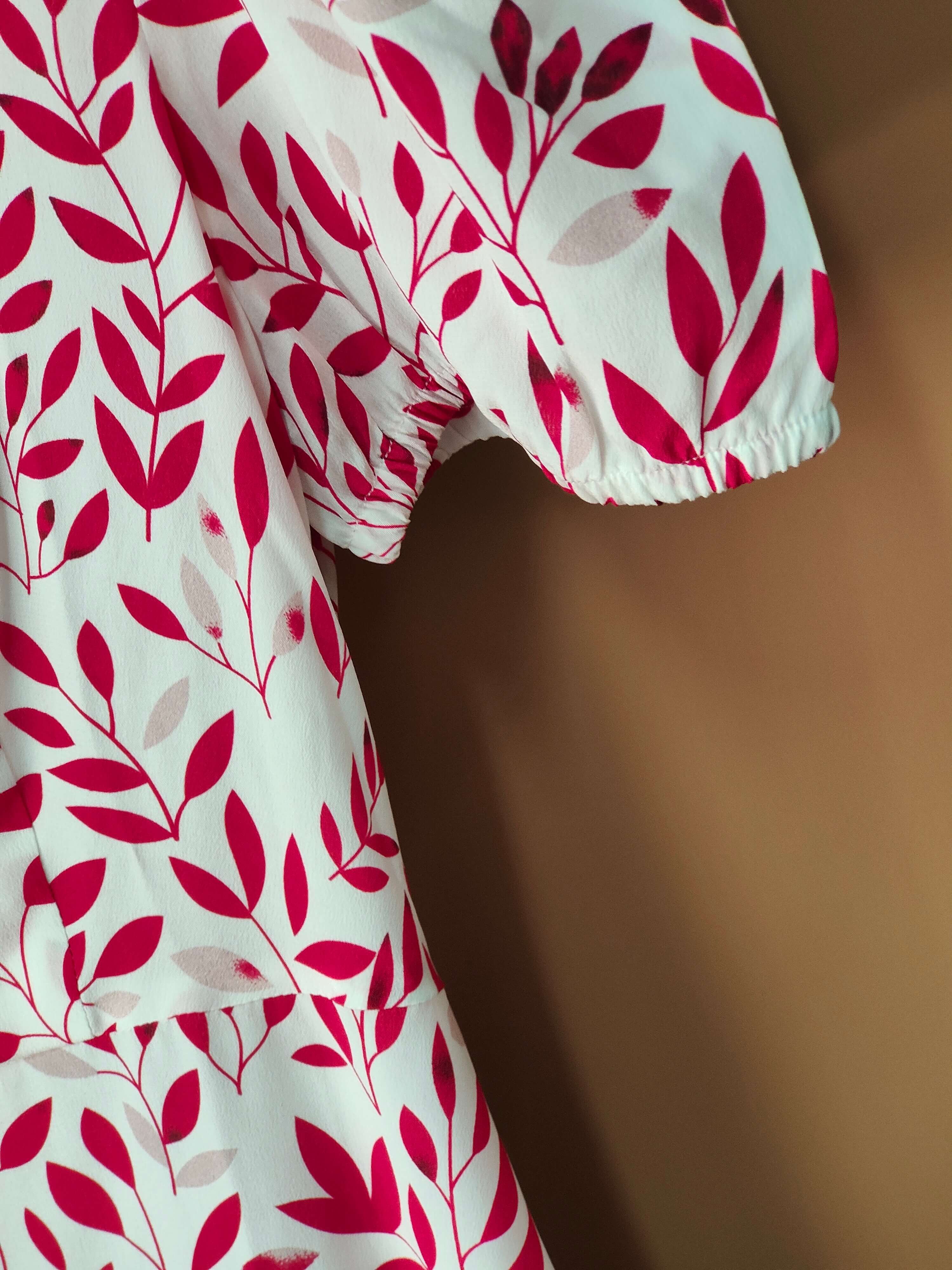 Großhandel und Private Label Mini Floral 100 Seidenkleid mit Ärmeln in loser Schüttung